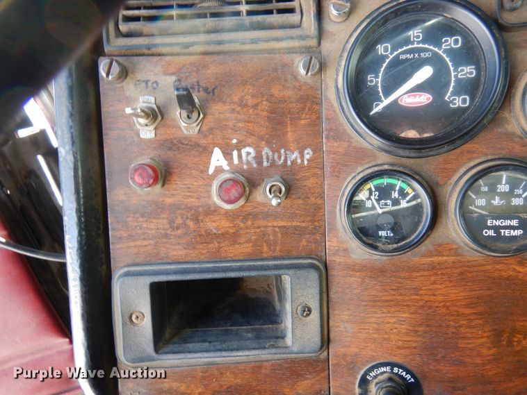 image for item KU9824 1996 Peterbilt 357  roll-off container truck