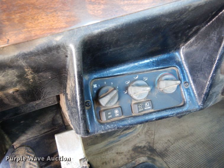 image for item KU9824 1996 Peterbilt 357  roll-off container truck