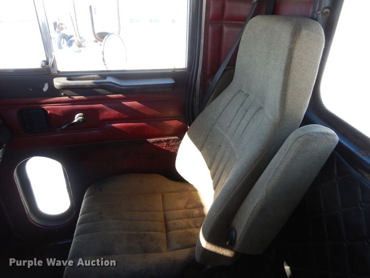 image for item KU9824 1996 Peterbilt 357  roll-off container truck