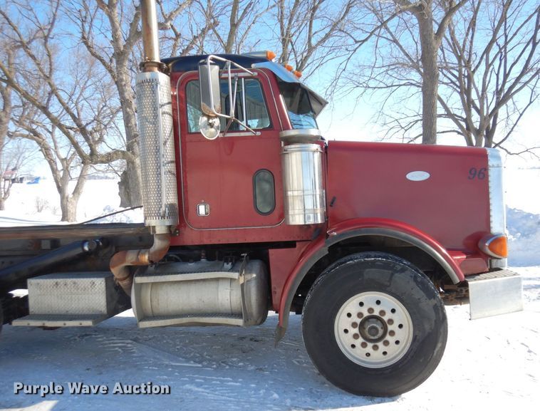 image for item KU9824 1996 Peterbilt 357  roll-off container truck