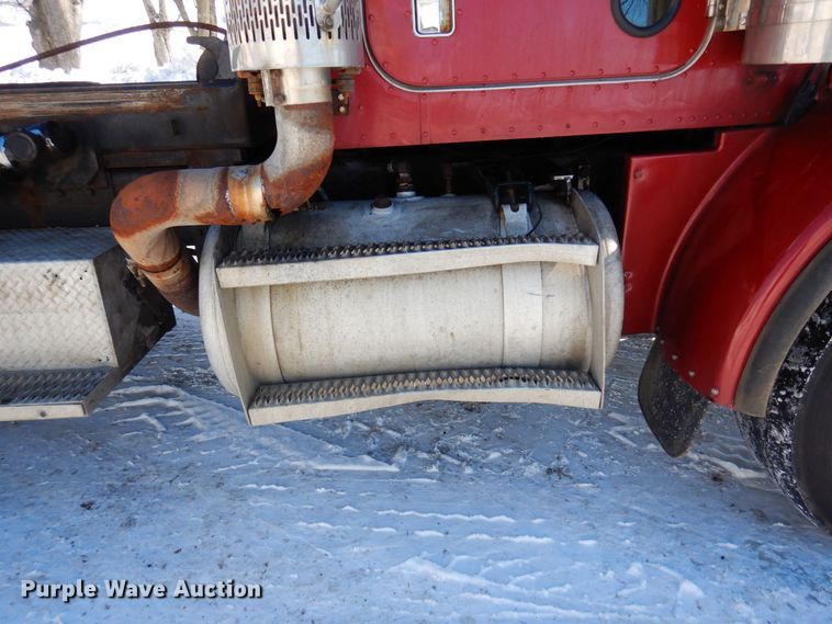 image for item KU9824 1996 Peterbilt 357  roll-off container truck