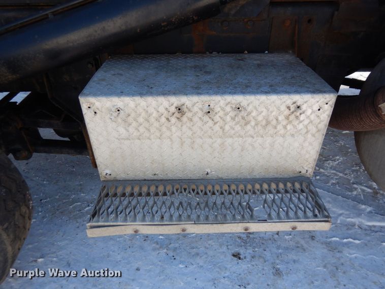 image for item KU9824 1996 Peterbilt 357  roll-off container truck