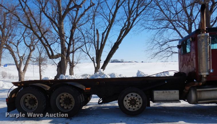 image for item KU9824 1996 Peterbilt 357  roll-off container truck