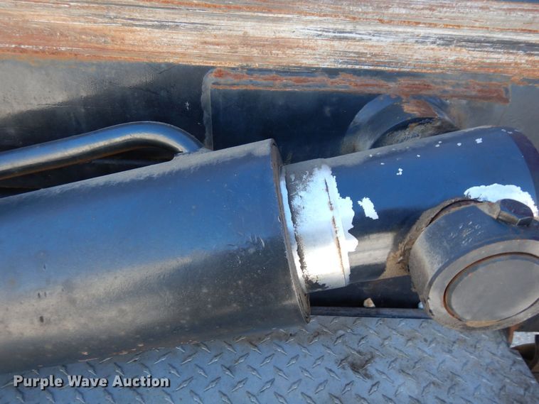 image for item KU9824 1996 Peterbilt 357  roll-off container truck