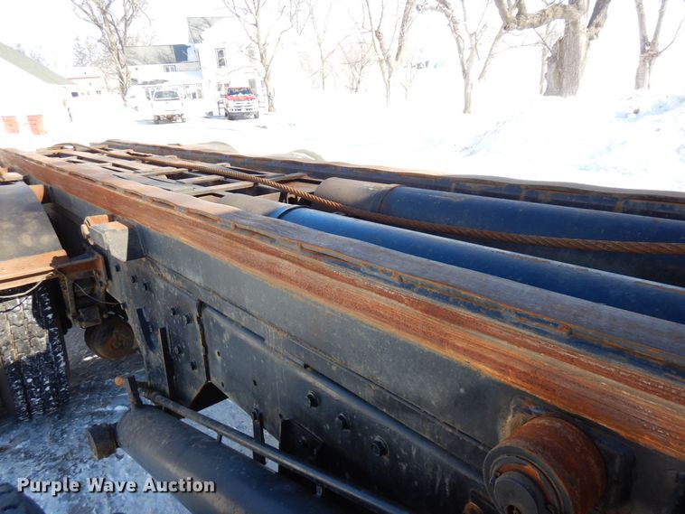 image for item KU9824 1996 Peterbilt 357  roll-off container truck