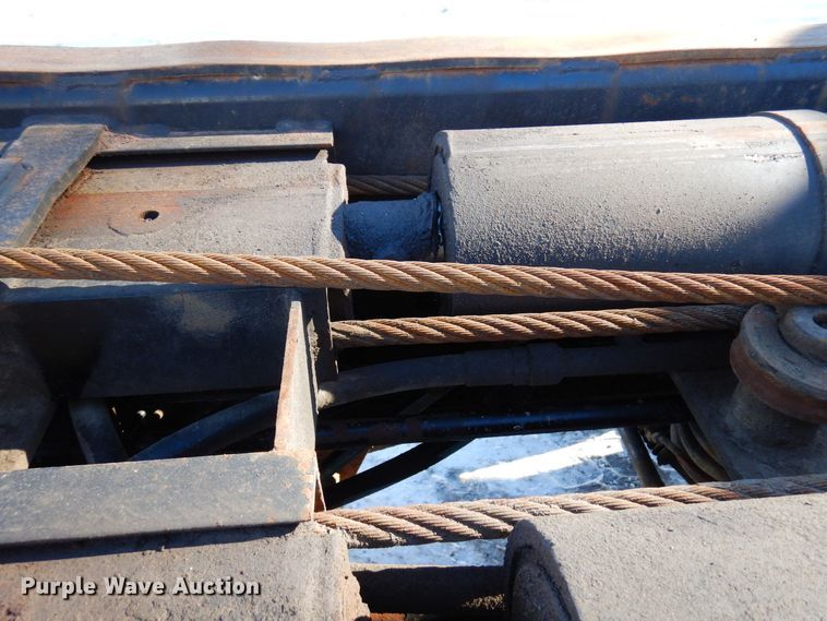 image for item KU9824 1996 Peterbilt 357  roll-off container truck