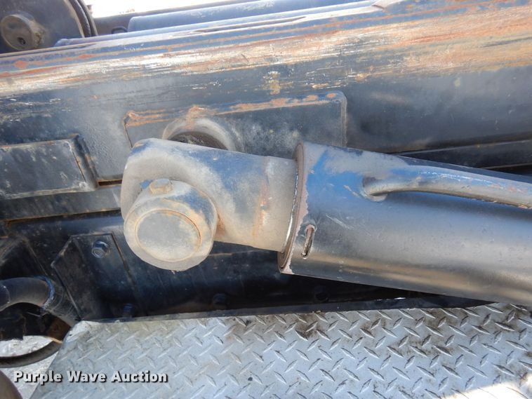 image for item KU9824 1996 Peterbilt 357  roll-off container truck