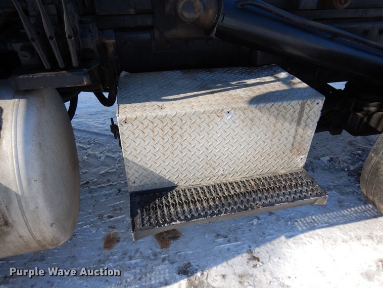 image for item KU9824 1996 Peterbilt 357  roll-off container truck