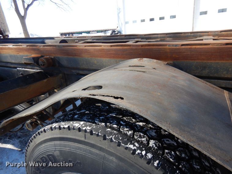 image for item KU9824 1996 Peterbilt 357  roll-off container truck