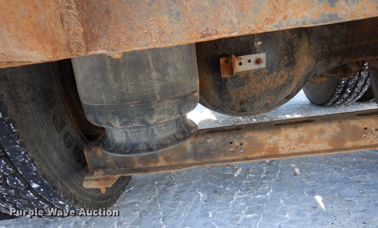 image for item KU9824 1996 Peterbilt 357  roll-off container truck