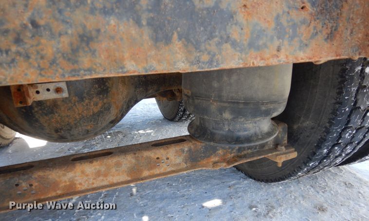 image for item KU9824 1996 Peterbilt 357  roll-off container truck