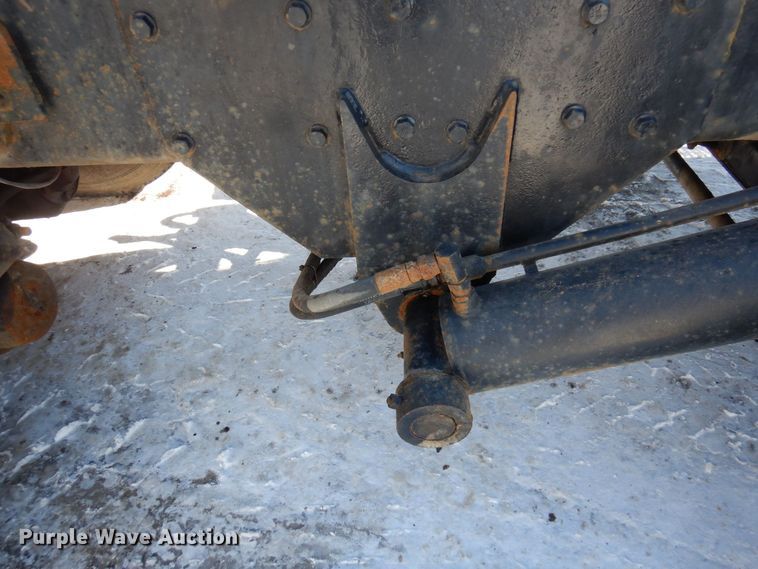 image for item KU9824 1996 Peterbilt 357  roll-off container truck