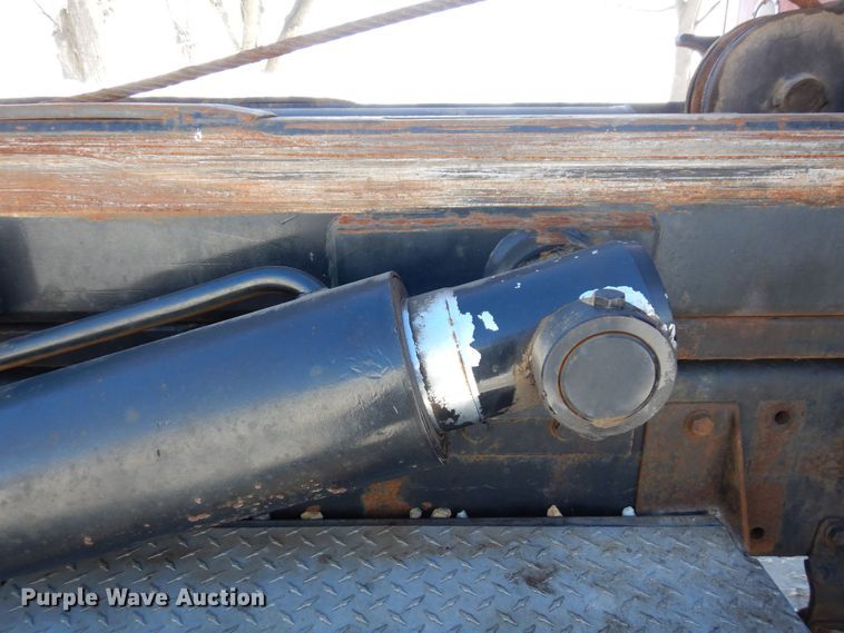 image for item KU9824 1996 Peterbilt 357  roll-off container truck