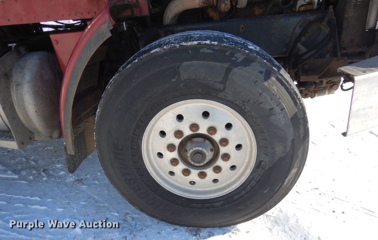 image for item KU9824 1996 Peterbilt 357  roll-off container truck