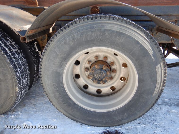 image for item KU9824 1996 Peterbilt 357  roll-off container truck