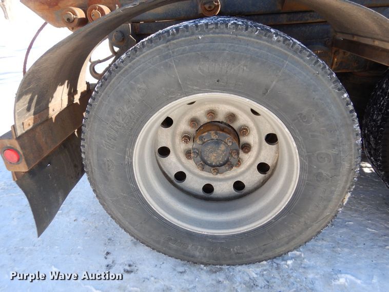 image for item KU9824 1996 Peterbilt 357  roll-off container truck