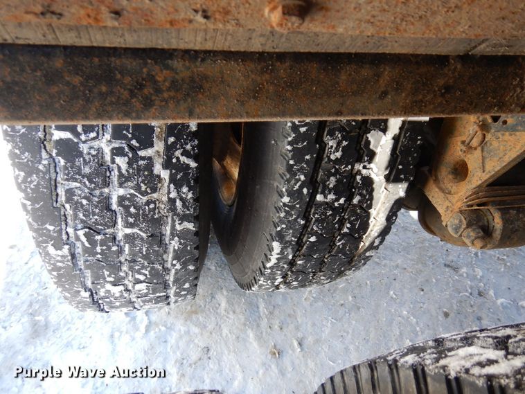 image for item KU9824 1996 Peterbilt 357  roll-off container truck