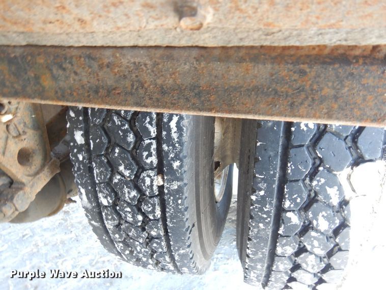 image for item KU9824 1996 Peterbilt 357  roll-off container truck