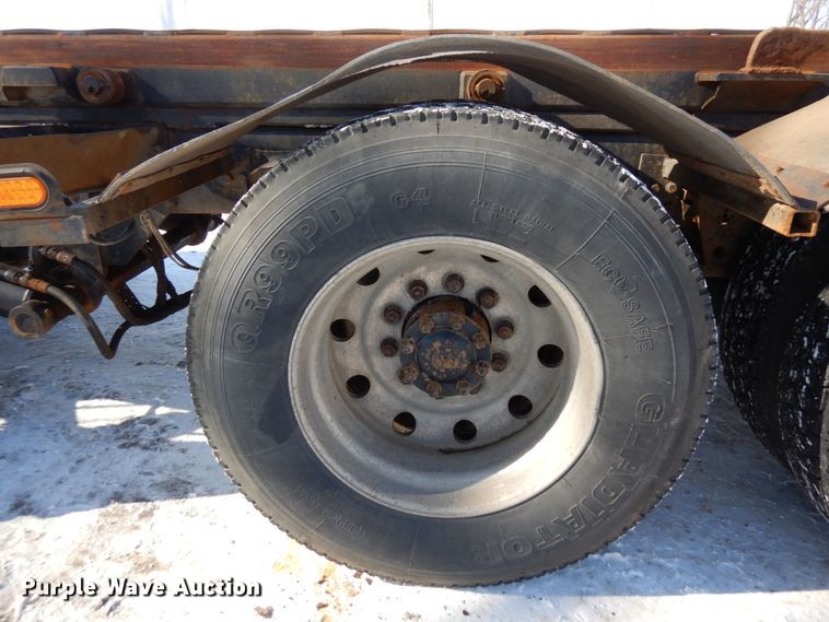 image for item KU9824 1996 Peterbilt 357  roll-off container truck