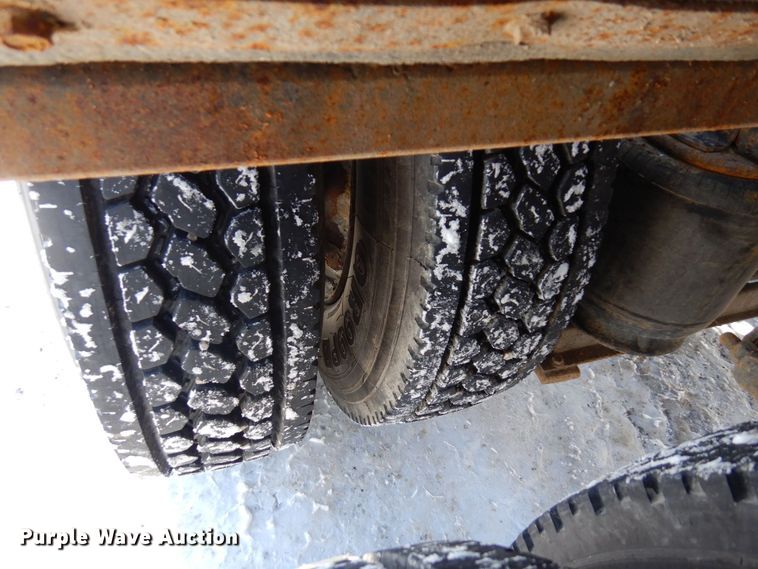 image for item KU9824 1996 Peterbilt 357  roll-off container truck