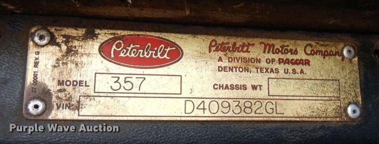 image for item KU9824 1996 Peterbilt 357  roll-off container truck