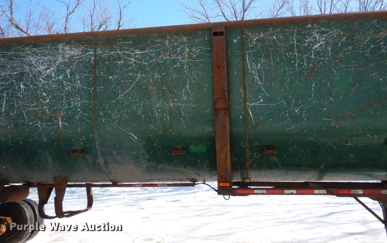 image for item KU9826 2005 Clement  end dump trailer
