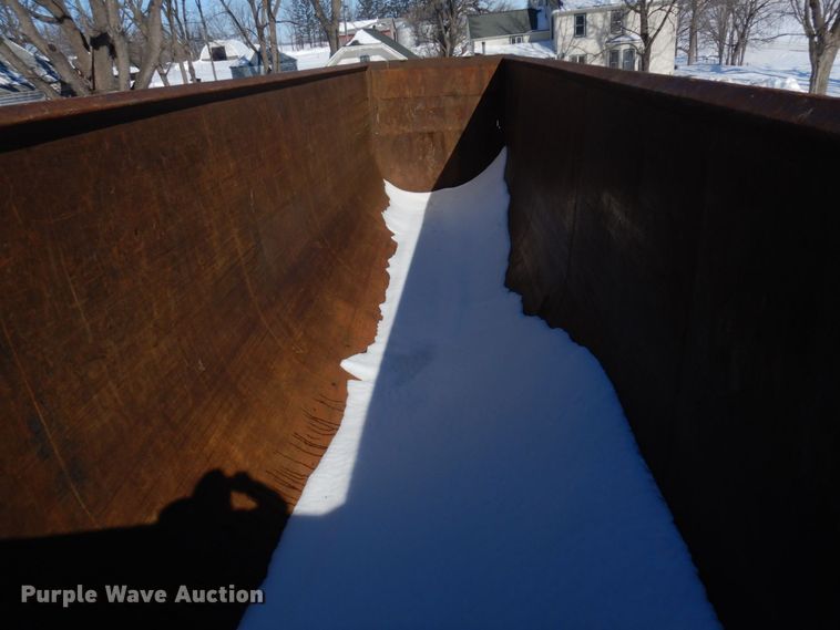 image for item KU9826 2005 Clement  end dump trailer