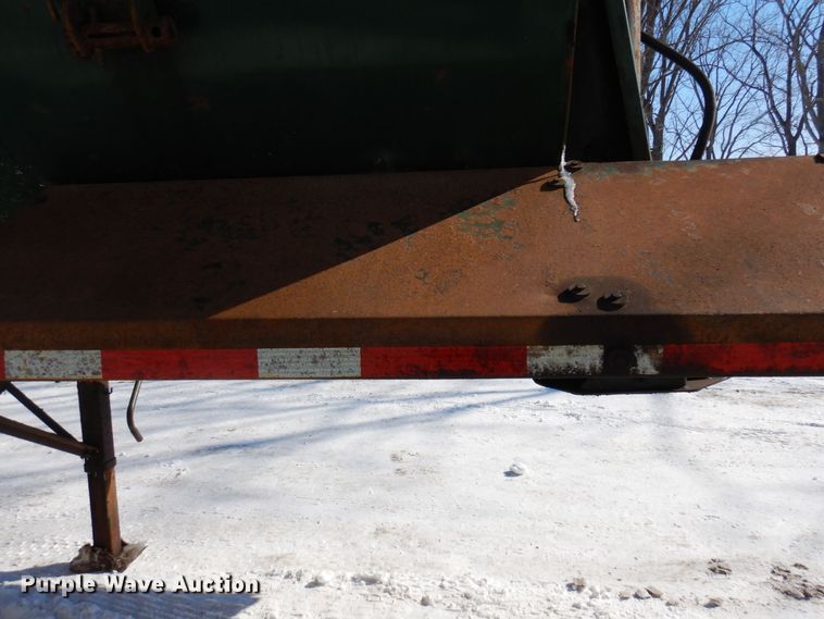 image for item KU9826 2005 Clement  end dump trailer