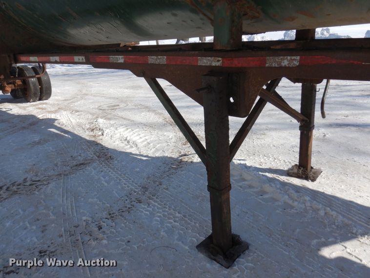 image for item KU9826 2005 Clement  end dump trailer