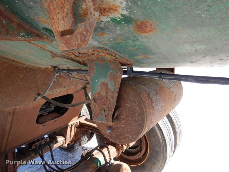 image for item KU9826 2005 Clement  end dump trailer