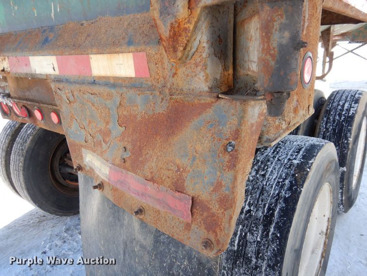 image for item KU9826 2005 Clement  end dump trailer