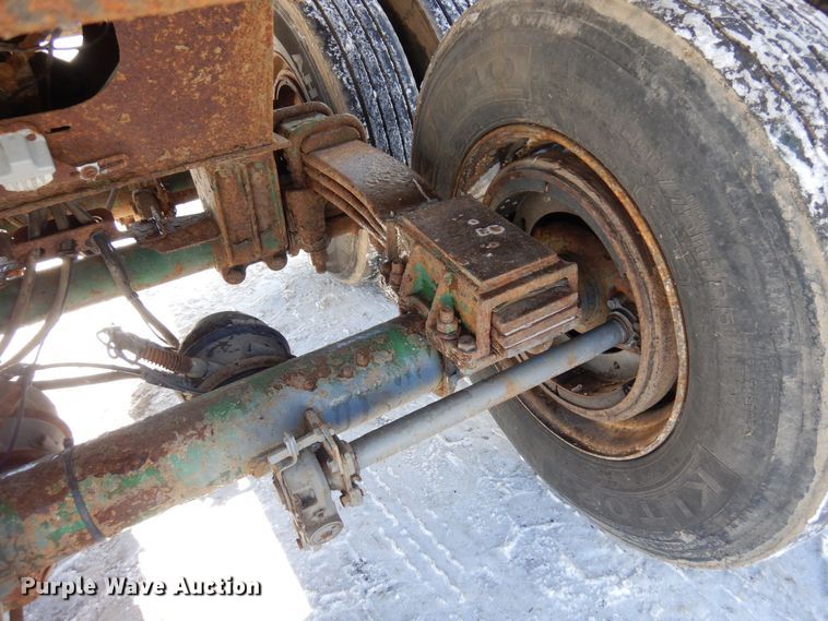 image for item KU9826 2005 Clement  end dump trailer