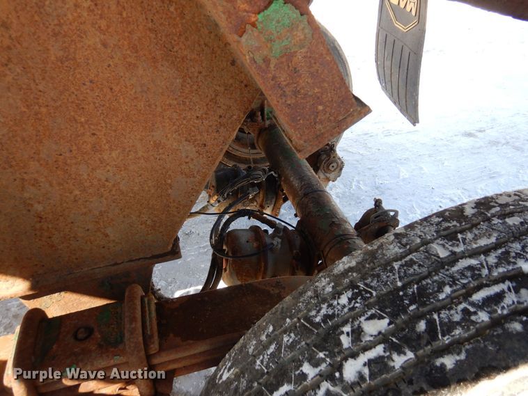 image for item KU9826 2005 Clement  end dump trailer