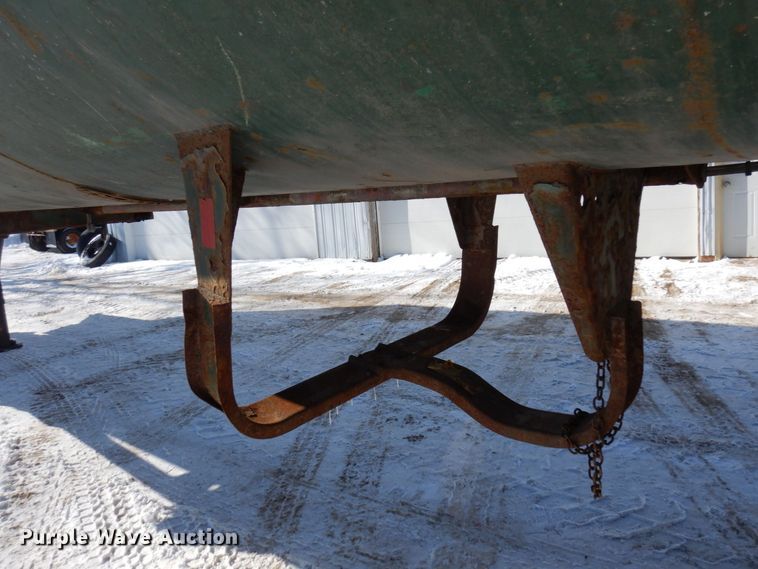 image for item KU9826 2005 Clement  end dump trailer