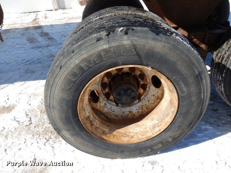 image for item KU9826 2005 Clement  end dump trailer