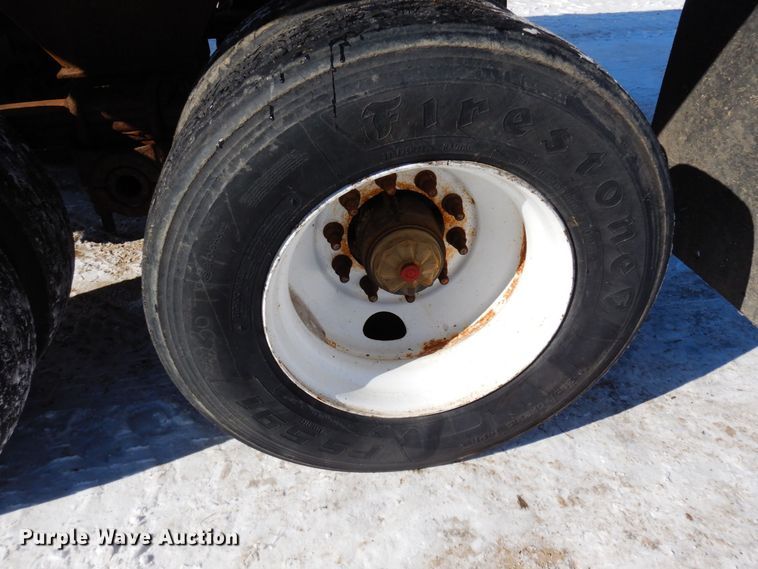 image for item KU9826 2005 Clement  end dump trailer