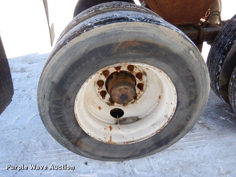 image for item KU9826 2005 Clement  end dump trailer