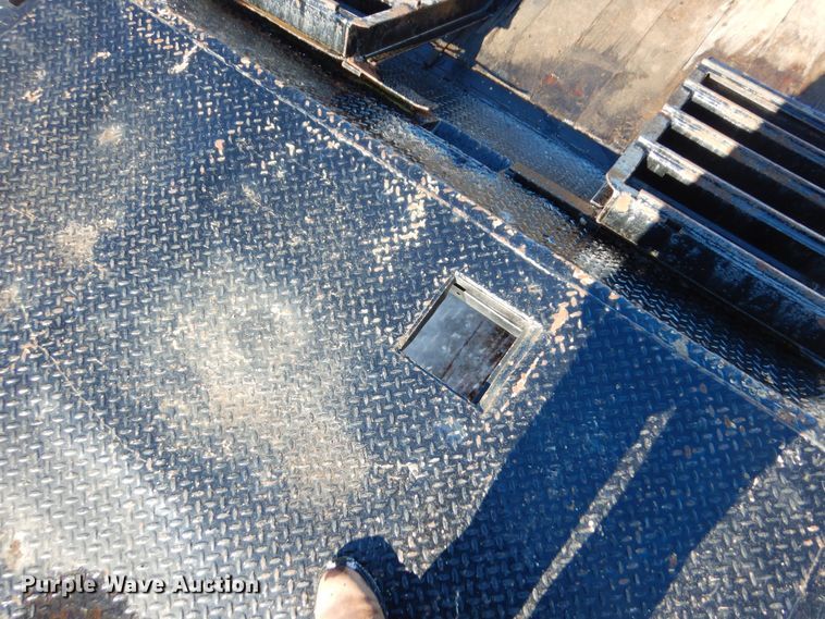 image for item KU9829 1988 MVE  drop deck equipment trailer