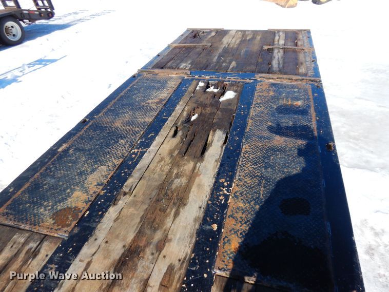 image for item KU9829 1988 MVE  drop deck equipment trailer