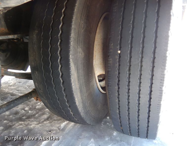 image for item KU9829 1988 MVE  drop deck equipment trailer