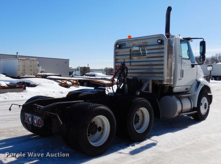 image for item KU9833 2009 International 8600  semi truck