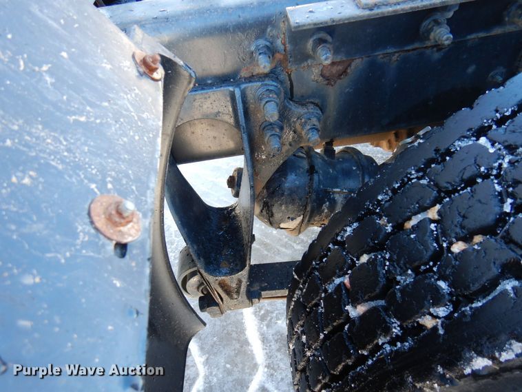 image for item KU9833 2009 International 8600  semi truck