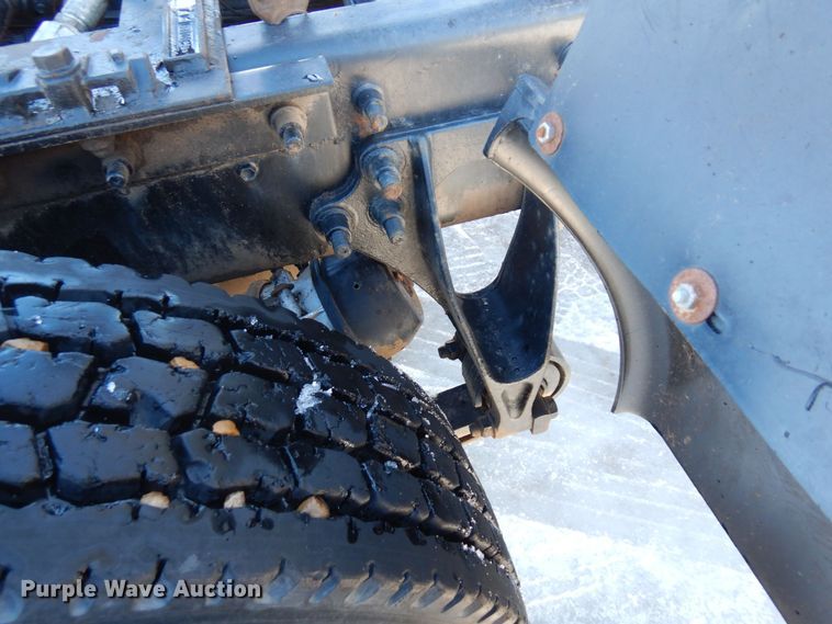 image for item KU9833 2009 International 8600  semi truck