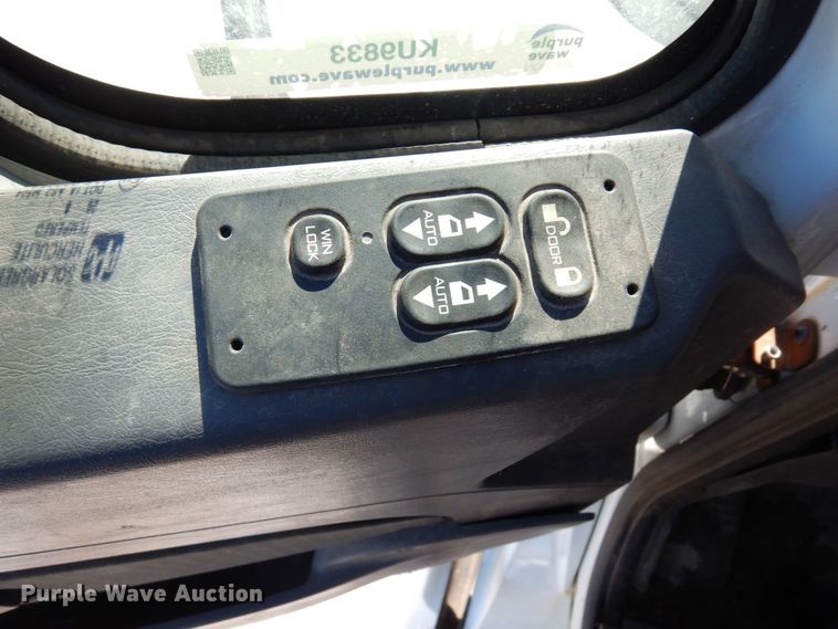 image for item KU9833 2009 International 8600  semi truck