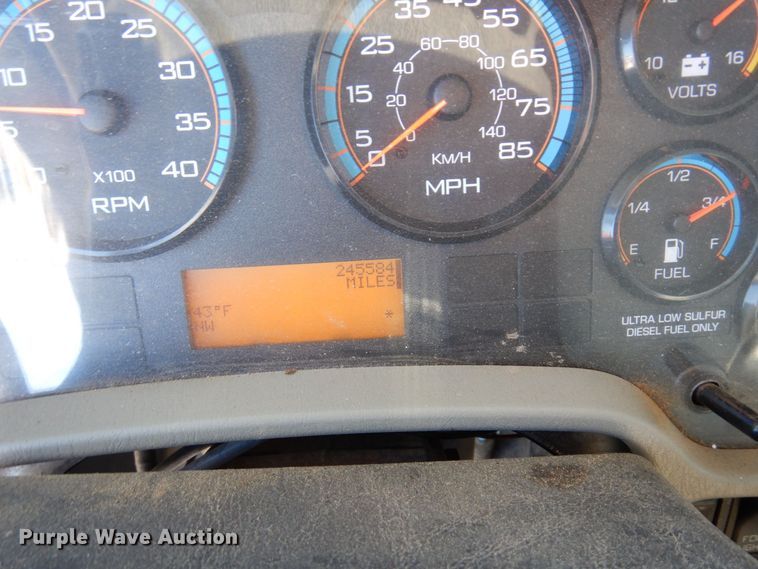 image for item KU9833 2009 International 8600  semi truck