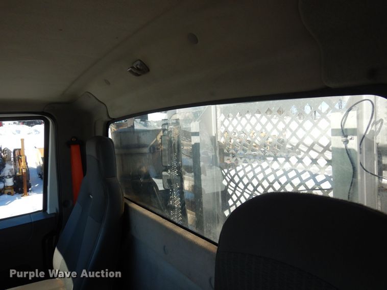 image for item KU9833 2009 International 8600  semi truck