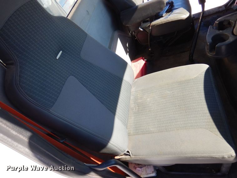 image for item KU9833 2009 International 8600  semi truck