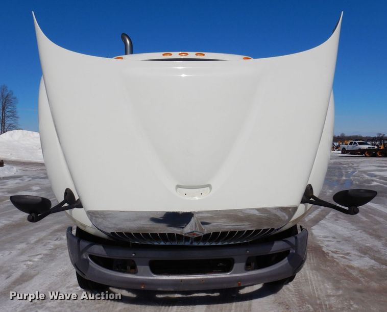 image for item KU9833 2009 International 8600  semi truck