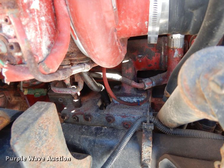 image for item KU9833 2009 International 8600  semi truck