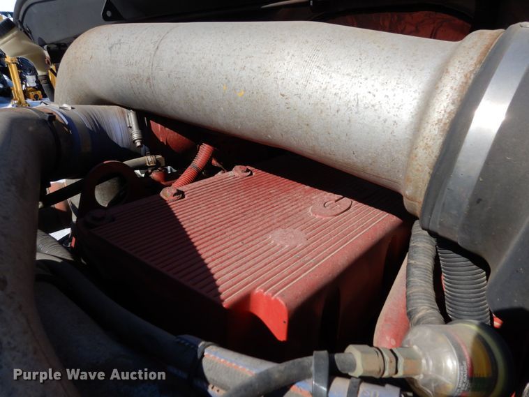 image for item KU9833 2009 International 8600  semi truck